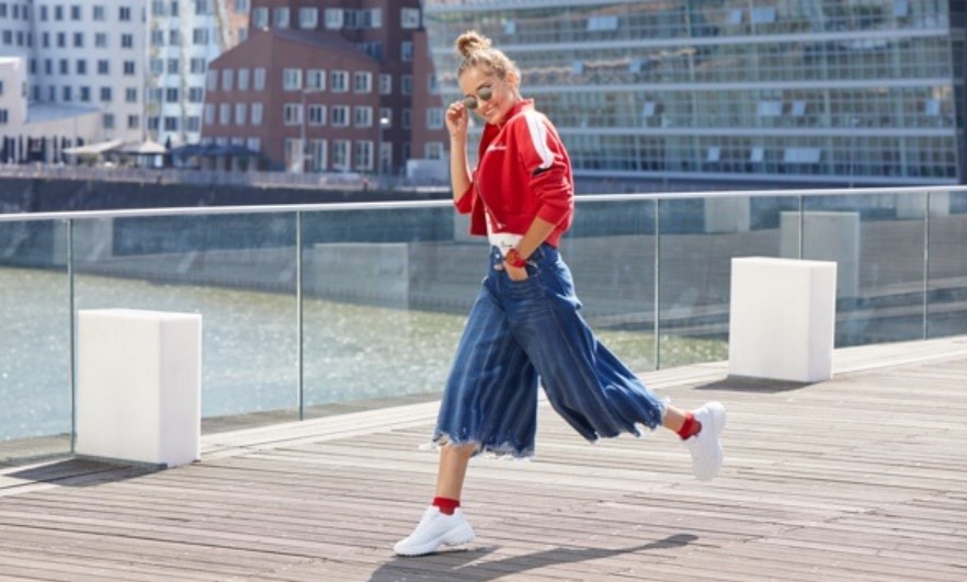 Schuhe, Taschen und andere Accessoires bestellen du mit DEICHMANN Rabatt im Onlineshop