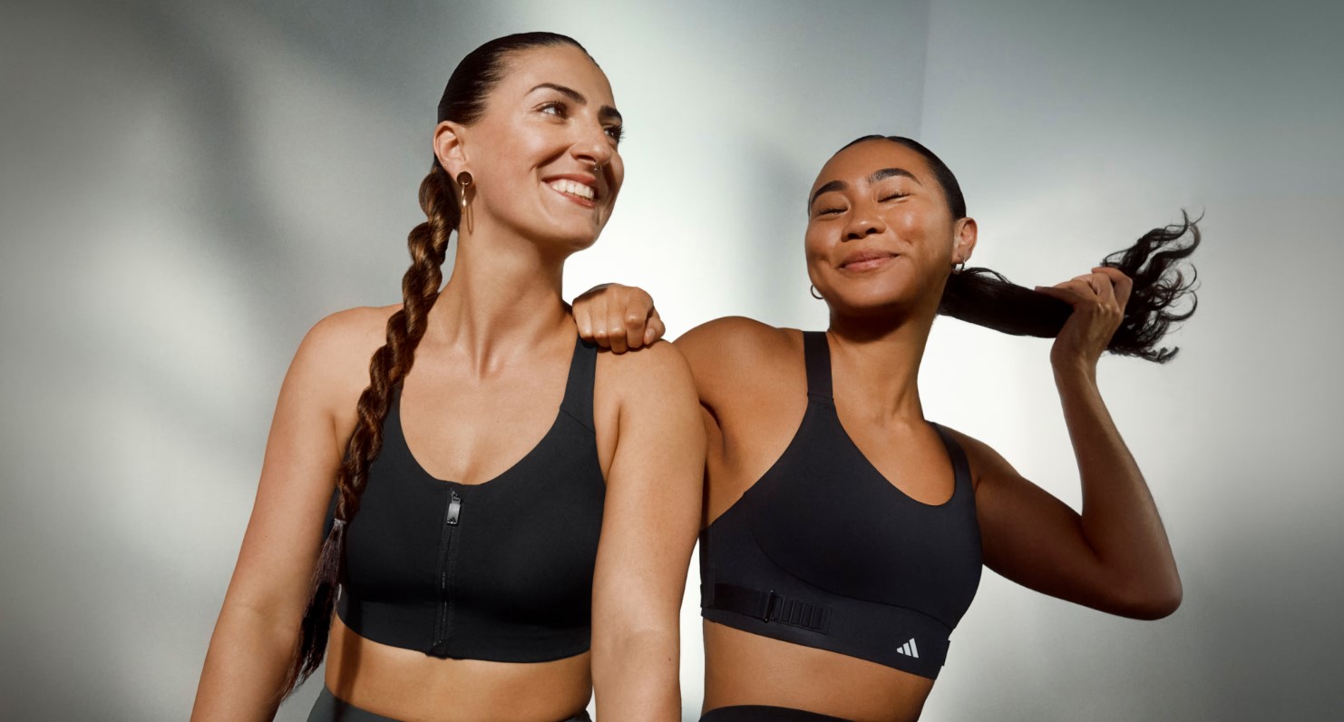 Sportliche Kleidung von adidas: nutze bei der Bestellung von Lauf-Shorts, Tops und T-Shirts, Sweatjacken und Bademode einen adidas Gutschein, um mit Rabatt zu sparen.