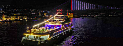 Luxuriöse Megayacht-Tour in Istanbul mit 3-Gänge-Menü + 25% Rabatt